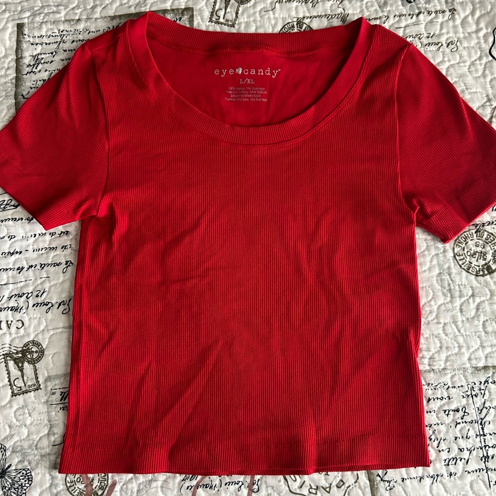 red tight fitting tee / crop top
